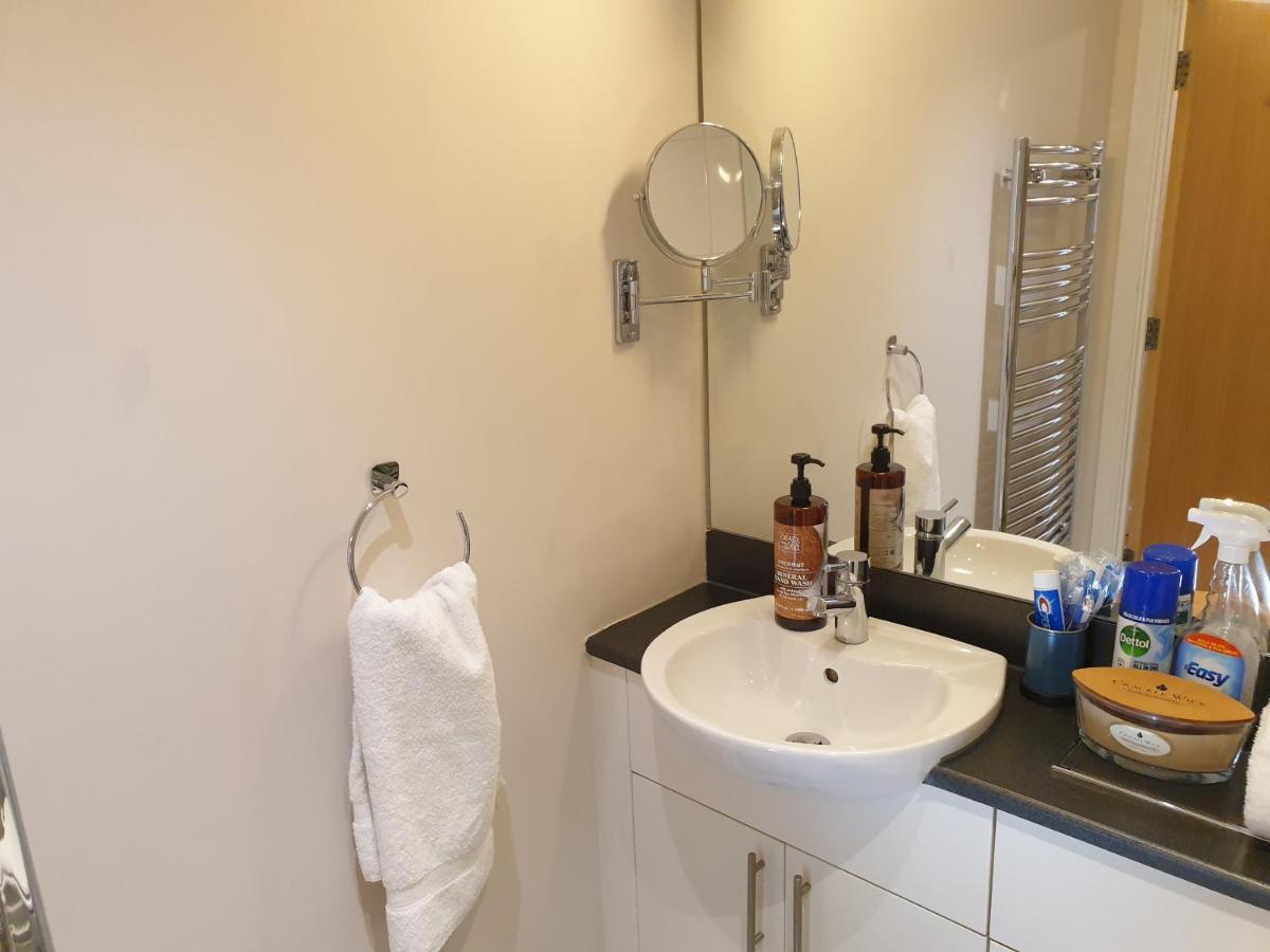 Birmingham Emerald, 2 Bedroom Apartment Ngoại thất bức ảnh