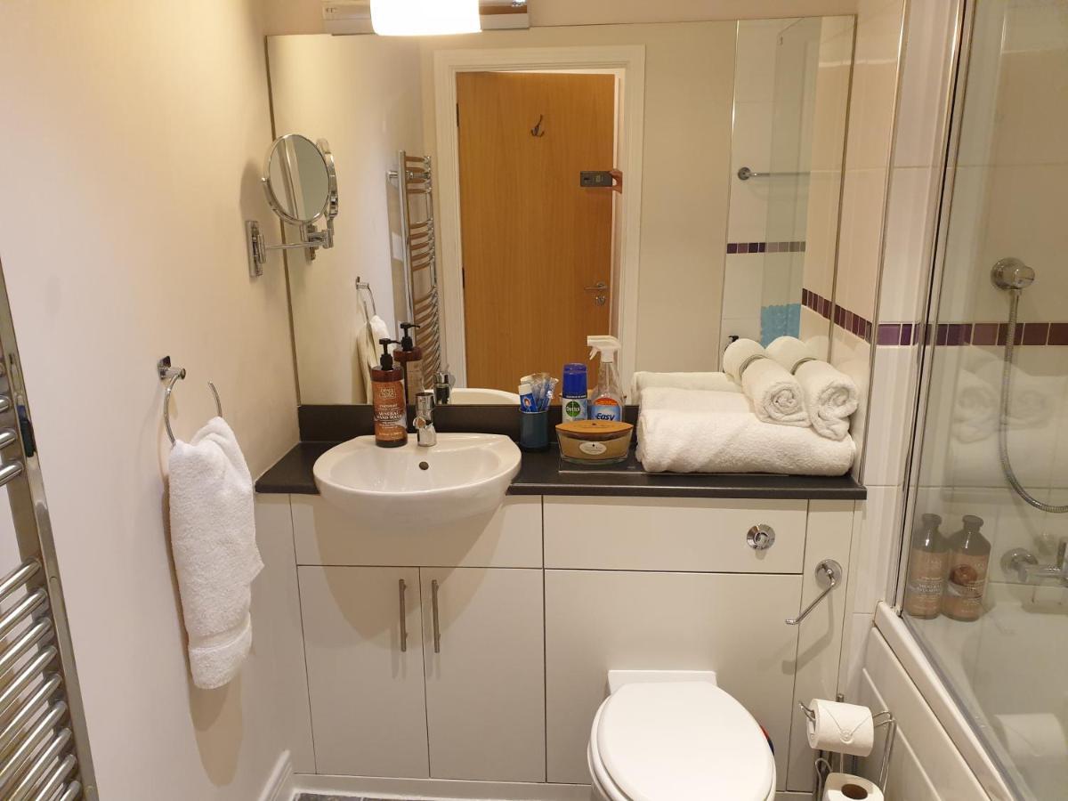 Birmingham Emerald, 2 Bedroom Apartment Ngoại thất bức ảnh
